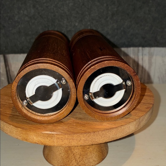 Wooden Salt and Pepper Grinder Set - Picture 3 of 3